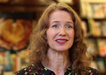 Laura Cayouette Bio | Career | Net Worth 2021