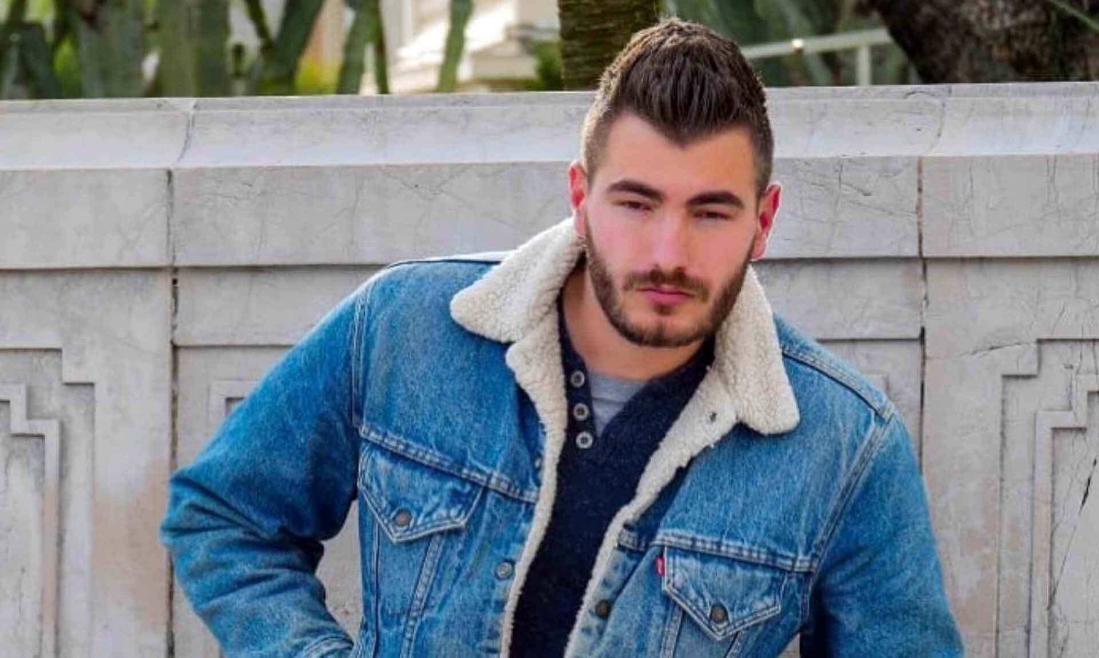 How to Make Selfies With Dorian Rossini?