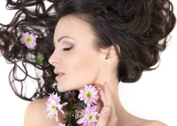 Does Hollywood Hair Bar Work On People With Baldness Problems? Review Of Hollywood Hair Bar Products