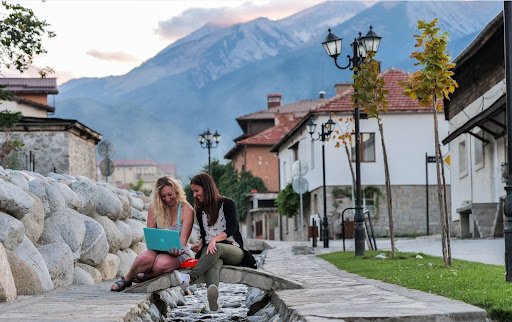 Freelancer or Digital Nomad