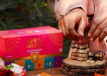 9 Best-Selling Rakhi Hampers for Jovial Raksha Bandhan Celebration!!