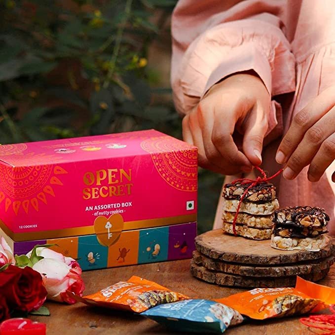9 Best-Selling Rakhi Hampers for Jovial Raksha Bandhan Celebration!!